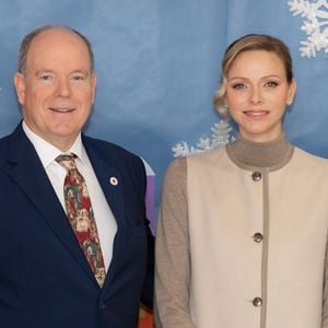 Albert et Charlène de Monaco ont assisté au spectacle de Noël à la crèche de la Croix-Rouge.

Le prince Albert II de Monaco et la princesse Charlène de Monaco assistent au spectacle de Noël à la crèche de la Croix-Rouge Rosine Sanmori et participent à la traditionnelle distribution de cadeaux de Noël à Monaco. Photo par Olivier Huitel / Pool Monaco / Bestimage