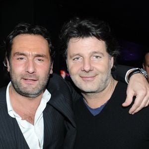 Ce n'est autre que Philippe Lellouche, le frère aîné de Gilles Lellouche...

Gilles et Philippe Lellouche - Archives - Soiree du film " Les infideles " aux Planches
Le 17 Fevrier 2012 RACHID BELLAK / BESTIMAGE