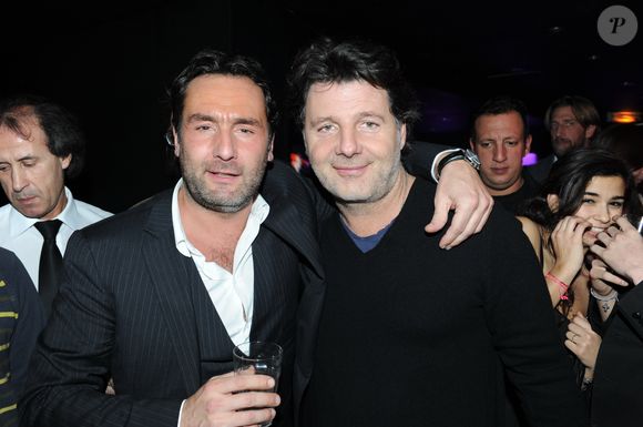 Ce n'est autre que Philippe Lellouche, le frère aîné de Gilles Lellouche...

Gilles et Philippe Lellouche - Archives - Soiree du film " Les infideles " aux Planches
Le 17 Fevrier 2012 RACHID BELLAK / BESTIMAGE