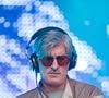 Selon Le Parisien, il a été retrouvé mort à son domicile parisien le 28 juillet.

Kavinsky - Festival 4L au Chalet des Iles à Paris le 20 Juin 2025.  © Sitraka Ramiandrasoa/Bestimage