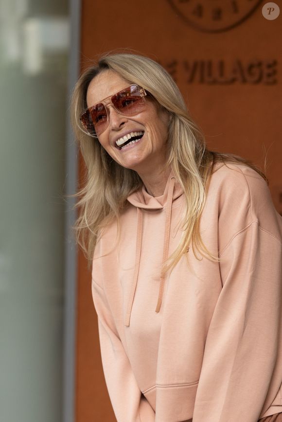 Estelle Lefébure au village lors des Internationaux de France de Tennis de Roland Garros 2025, à Paris, France, le 5 Juin 2025. 

© Jacovides-Moreau/Bestimage