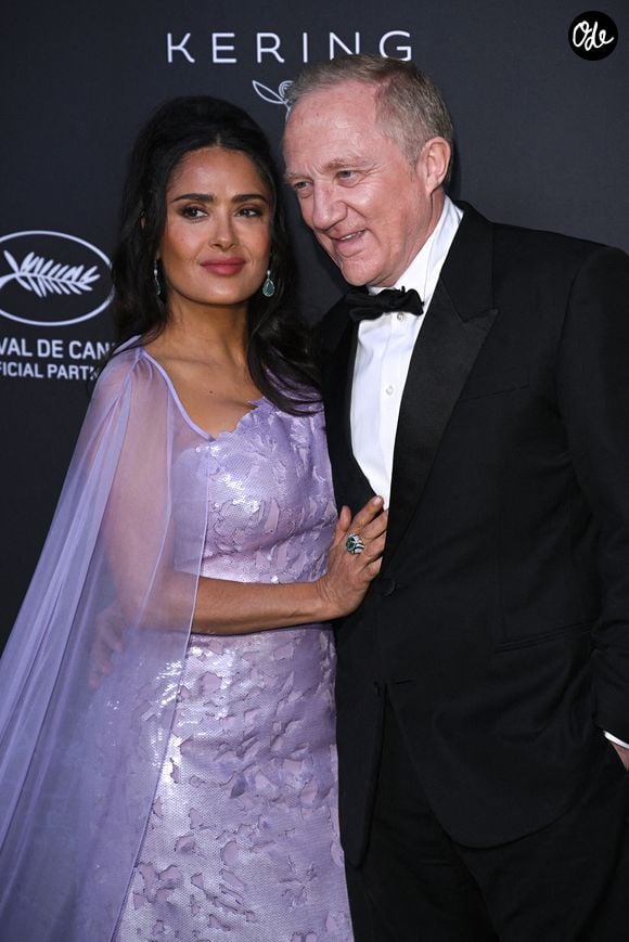Salma Hayek et François-Henri Pinault assistent à la cérémonie des KERING Women In Motion Awards 2024 et au dîner présidentiel du Festival de Cannes, à la Place de la Castre, dans le cadre de la 77e édition du Festival de Cannes. Crédit : Doug Peters/EMPICS ... 20-05-2024 ... Cannes ... France ... Le crédit photo doit être libellé comme suit : Doug Peters/Doug Peters. Numéro de référence unique 76256997 ...