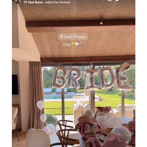 Les festivités ont alors déjà commencé !

Didier Deschamps : Les festivités de mariage ont commencé pour son fils et sa belle-fille