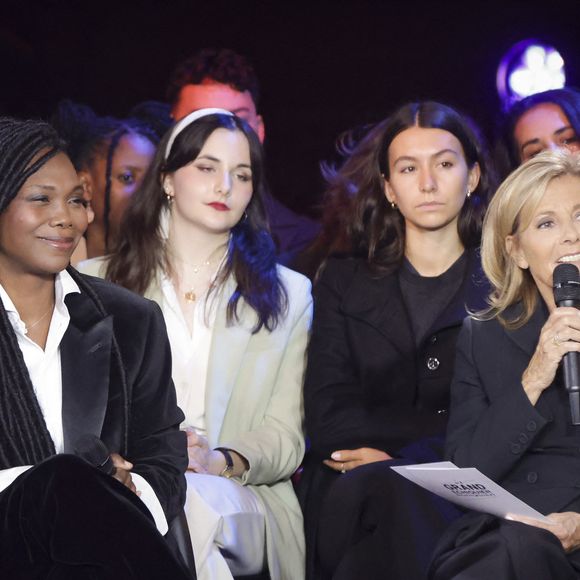 Elle a évoqué le temps qui passe

Exclusif - Kareen Guiock Thuram, Claire Chazal - Enregistrement de l'émission "Le Grand Echiquier, Spéciale Outre-Mer", présentée par C.Chazal et A.Manoukian et diffusée le 31 octobre sur France 2
© Jack Tribeca / Bestimage