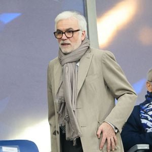 Pascal Praud et sa compagne Catherine dans les tribunes du match de football de la Coupe de France "Nantes vs Toulouse" au Stade de France à Paris. Le 29 avril 2023
© Cyril Moreau / Bestimage