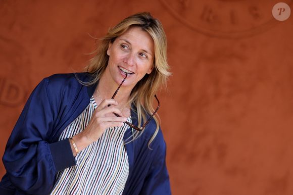 Si Sarah Poniatowski est très demandée, depuis de nombreuses années, pour "habiller" les espaces d'hôtels, de musées ou de bureaux, elle soigne tout autant son intérieur, à elle !

Sarah Poniatowski au village lors des Internationaux de France de Tennis de Roland Garros 2023. Paris, le 7 juin 2023. © Jacovides / Moreau / Bestimage