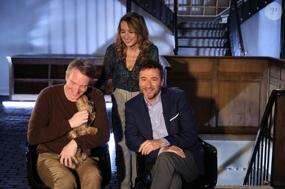 Laetitia Barlerin, vétérinaire et journaliste, Stéphane Rotenberg, lors de l'enregistrement de l'émission "Animaux Stars", présentée par Bernard Montiel et diffusée le 5 avril 2025 sur la chaîne Animaux. Paris, le 17 février 2025. 
© Denis Guignebourg / Bestimage