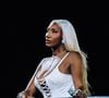 Aya Nakamura a annulé son concert au Golden Coast Festival.
La superstar internationale de la musique Aya Nakamura a porté une tenue Savage X Fenty créée sur mesure lors de son concert d'ouverture au Stade de France, lieu emblématique. Cet ensemble de scène a été conçu par Jill Austin, designer chez Savage X Fenty, réalisé par Alex Navarro et stylisé par Ayoub Agourram. Photo: Tiziano @Tiziano.raw