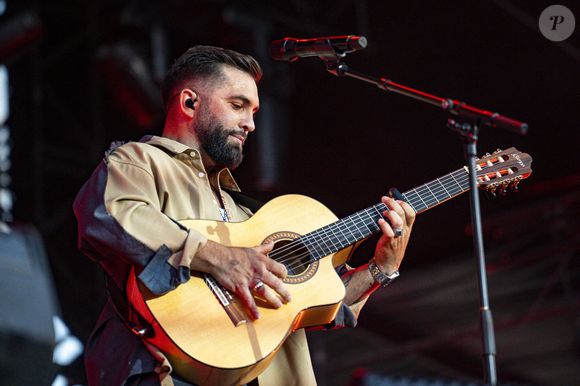 Kendji Girac en concert lors du festival de musique du Printemps de Perouges au Chateau de Saint-Maurice-de-Remens le 29 juin 2025. © Sandrine Thesillat / PsNewZ / Bestimage