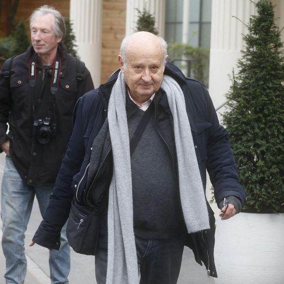 Michel Jonasz - Arrivées à l'enregistrement de l'émission "Vivement dimanche" au studio Gabriel à Paris, le 28 février 2024, diffusée le 3 mars 2024 sur France 3.  © Christophe Clovis / Bestimage