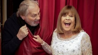 "On a vite déménagé !" : Chantal Goya révèle l’origine de cet étrange bruit qui les empêchait de dormir chaque nuit dans leur appartement à Saint-Germain, l'explication va vous surprendre