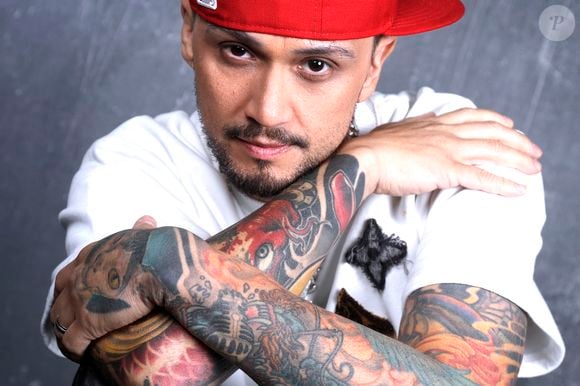 "Round 2, let’s go ! Nous sommes tellement impatients de te rencontrer bébé ! Merci seigneur pour une autre bénédiction. Amari a hâte de devenir grand frère !"

Exclusif - Portrait de Billy Crawford à Paris, le 20 mars 2025.
© Cédric Perrin/Bestimage