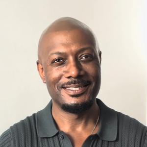 À travers L’amour malgré la peur, Harry Roselmack explore les liens entre nos émotions, nos choix et notre façon d’aimer.

Interview Harry Roselmack 

Ode Media