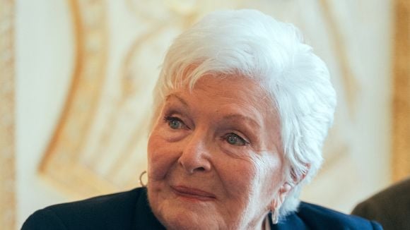 “Il ne faut pas que j’y pense” : à 97 ans, Line Renaud partage son plus grand regret