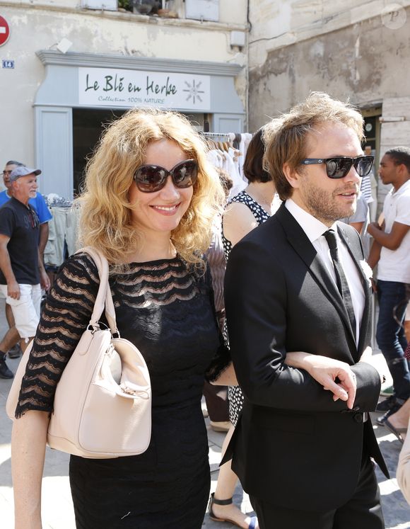Exclusif - Marine Delterme et son mari Florian Zeller - Mariage religieux de Vincent Labrune (Président de l'Olympique de Marseille) et de Laetitia de Luca à 15h à l'église collégiale Saint-Martin de Saint-Rémy-de-Provence, le 6 juin 2015. Agence / Bestimage