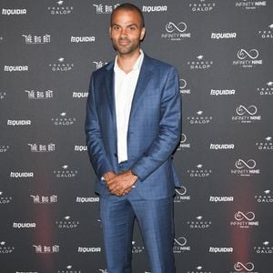 "La pouliche de Tony Parker vendue 400 000 euros aux ventes de Deauville", a-t-il été annoncé sur le compte Tiktok de son écurie

Tony Parker devient l'ambassadeur des courses hippiques en France et lance une série sur la chaine Equidia à l'Hippodrome ParisLongchamp le 17 juin 2021.

© Coadic Guirec / Bestimage