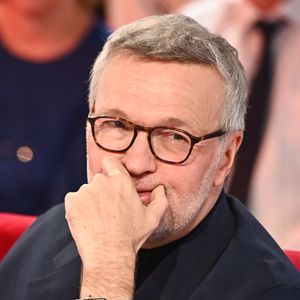 Depuis l'annonce de sa rupture avec Hugo Manos, Laurent Ruquier ne s'est pas du tout exprimé sur le sujet. 

Exclusif - Laurent Ruquier - Enregistrement de l'émission "Vivement Dimanche" au Studio Gabriel à Paris, France, présentée par M.Drucker et diffusée le 3 novembre sur France 3. © Guillaume Gaffiot/Bestimage
