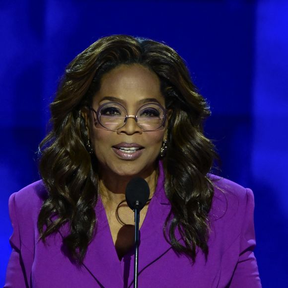 Garder ses objectifs en tête et les formuler clairement permet également de rester concentré face aux obstacles. 

21 août 2024, Chicago, Illinois, États-Unis : Oprah Winfrey prend la parole lors de la Convention nationale démocrate de 2024 au United Center de Chicago, dans l’Illinois, le mercredi 21 août 2024. Le thème de la troisième soirée est « Un combat pour nos libertés ». Crédit : Ron Sachs / CNP pour le NY Post. (RESTRICTION : Interdit au Daily Mail, aux journaux de New York et du New Jersey, ainsi qu’aux journaux situés dans un rayon de 120 km autour de New York. (Crédit photo : © Ron Sachs - CNP pour le NY Post/CNP via ZUMA Press Wire)