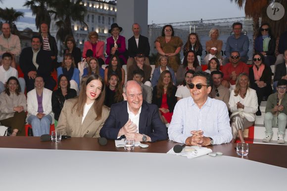 Exclusif - Sanda Codreanu, Pierre Lescure, Patrick Cohen sur le plateau de 'émission "C à vous" lors du 77ème Festival International du Film de Cannes le 17 mai 2024. © Jack Tribeca / Bestimage