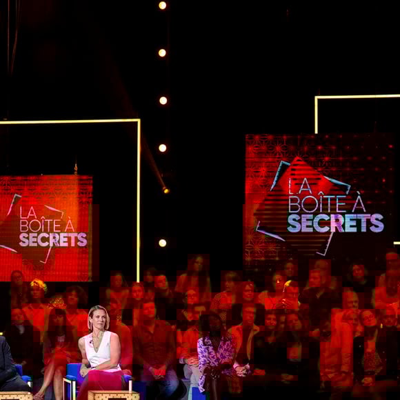 Exclusif - Kamel Ouali, Michele Torr et Lorie (Laure Pester) lors de l'enregistrement de l'émission "La Boîte à secrets", présentée par F.Bollaert et diffusée le 3 octobre 2025 sur France 3, dans les studios du Lendit à Saint-Denis, Seine Saint-Denis, France, le 9 septembre 2025. © Pierre Perusseau/Bestimage