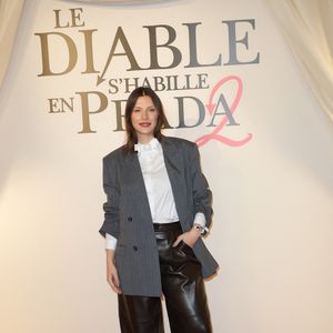 Il l’a personnellement accompagnée et veillait à sa sécurité.

Camille Cerf (Miss France 2015) - Première du film "Le Diable s'habille en Prada (The Devil wears Prada 2)" au cinéma Le Grand Rex à Paris, le 27 avril 2026.
© Guirec Coadic/Bestimage