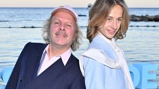 Billy Blanchard : sortie publique remarquée pour le fils de Julie Depardieu et Philippe Katerine, filleul d'Arielle Dombasle