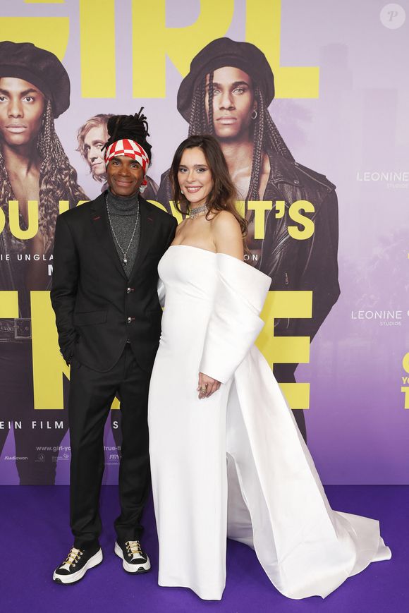 “Pendant longtemps, je n'avais plus confiance en personne”, explique Fabrice Morvan à Télé Magazine

Fabrice Morvan, Bella Dayne - Première du biopic du groupe Milli Vanilli "Girl You Know It's True" au Mathäser Filmpalast à Munich, le 4 décembre 2023. API / BESTIMAGE