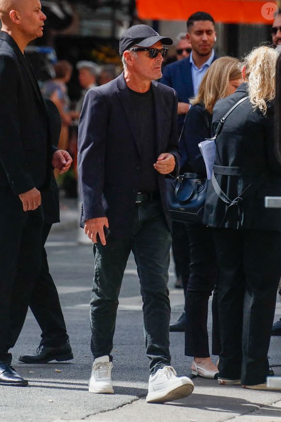 Laurent Baffie - Arrivées aux obsèques de Thierry Ardisson en l’église Saint-Roch de Paris, France, le 17 juillet 2025. © Clovis-Jacovides/Bestimage