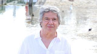 Lionnel Astier est arrière-grand-père à 72 ans : "Je ne sais pas si je réalise vraiment", il se livre sur ce nouveau rôle