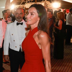 La reine Letizia et la princesse Leonor d'Espagne assistent à une réception à bord du Juan Sebastian de Elcano à Panama City, le 4 mai 2025.Casa de S.M. El Rey via Bestimage