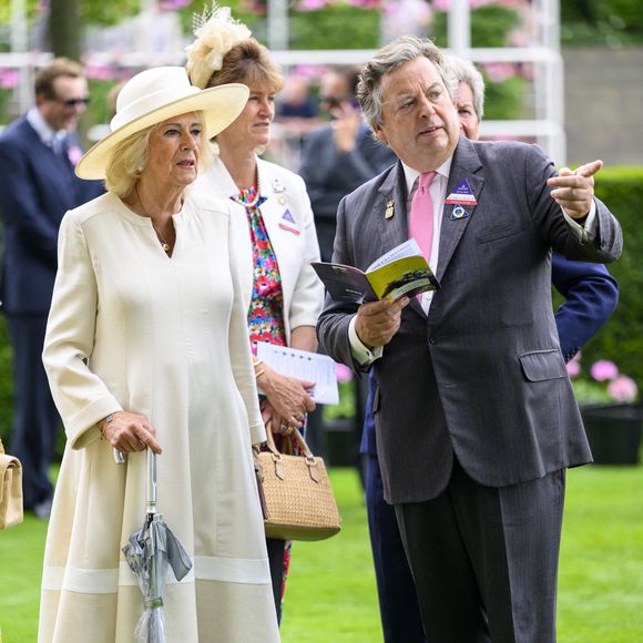26 juillet 2025 : Les membres de la famille royale assistent au King George Day à l’hippodrome d’Ascot. Sur la photo : la reine Camilla (Camilla Parker Bowles, reine consort d’Angleterre). Lieu : Ascot, Royaume-Uni. Date : 26 juillet 2025. Crédit : Cover Images (Crédit photo : © Cover Images via ZUMA Press / Bestimage).