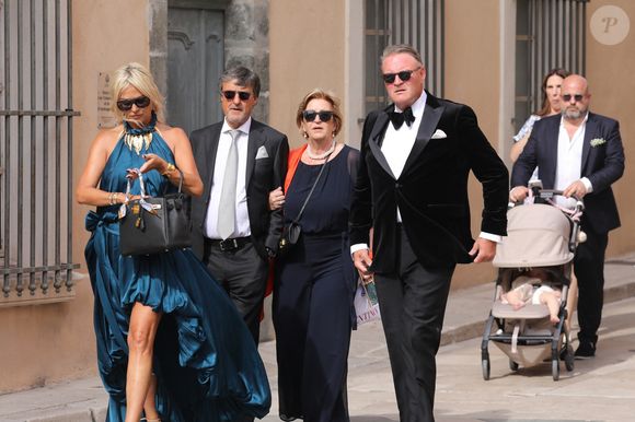 Le couple a choisi de partager les coulisses de cette journée spéciale avec le public.

Mariage civil de Ralf Schumacher avec Etienne Bousquet-Cassagne à Saint-Tropez le 30 mai 2026. © Franz Chavaroche/Bestimage