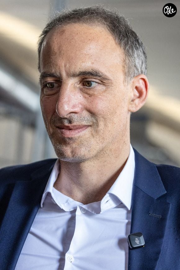 Raphaël Glucksmann à Saint-Loubès, près de Bordeaux, en France, le 26 juin 2026. Photo : Margot Le Gonidec/ABACAPRESS.COM