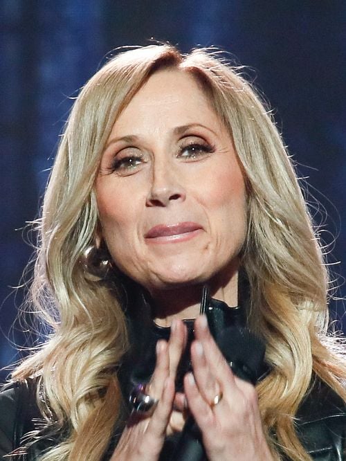 Lara Fabian : la chanteuse "touchée" par les incendies en Belgique, "Merci aux pompiers"