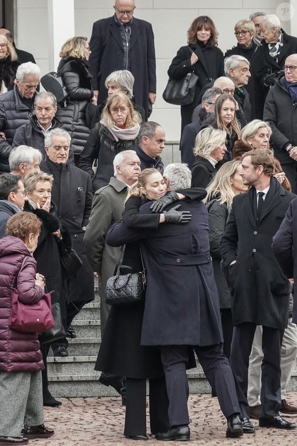 Pierre Casiraghi et sa femme Beatrice Borromeo - Obsèques de Fernanda Biffi Casiraghi (99 ans), mère de Stefano Casiraghi, à Fino Mornasco, Italie, le 9 décembre 2024. © Emanuele Roberto De Carli/IPA via ZUMA Press/Bestimage