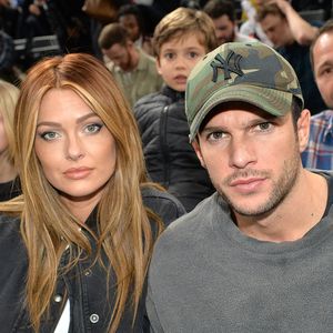 Caroline Receveur et Hugo Philip au match de NBA Game Paris 2020 entre les Bucks de Milwaukee et les Charlotte Hornet à l'AccorHotels Arena à Paris le 24 janvier 2020.

© Veeren / Bestimage