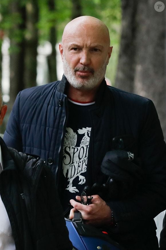 Frank Leboeuf - Arrivées à l'enregistrement de l'émission "Vivement Dimanche" qui sera diffusée le 17 avril 2022 au studio Gabriel à Paris, France, le 30 mars 2022. © Christophe Clovis/Bestimage