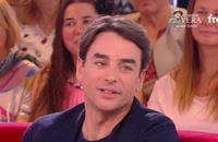 Julian Bugier sur le plateau de "Vivement Dimanche"