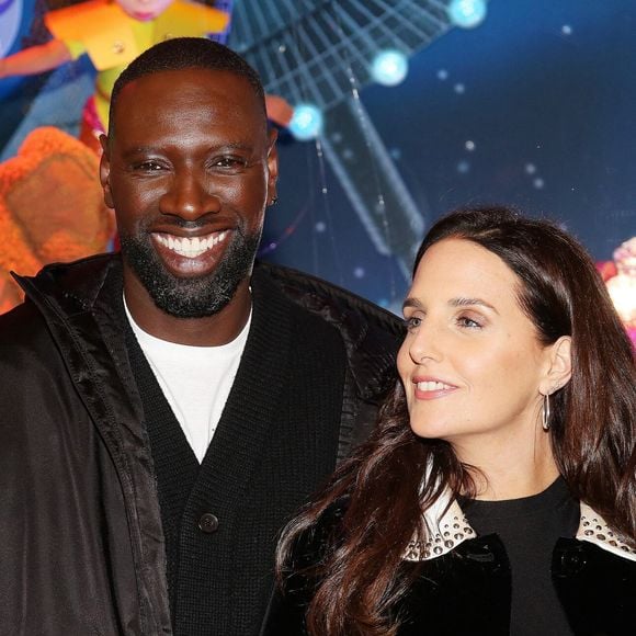 À noter que, depuis sa création en 2020, Siyah Organics "reverse une partie de ses bénéfices à diverses organisations caritatives soutenant la lutte contre les maladies parasitaires et virales en Afrique subsaharienne", précise le site.

Omar Sy et sa femme Hélène - Lancement de "1,2,3... Noël" lors de l'inauguration des vitrines et du sapin de Noël 2021 des Galeries Lafayette Haussmann 2021 à Paris. Le 17 novembre 2021