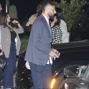 Aucune trace des cambrioleurs, même si le département de police de Los Angeles a déclaré qu’il continuait à enquêter sur l’affaire

Exclusif - Olivier Giroud, Hugo Lloris et Omar Sy sont allés dîner avec leurs femmes, Hélène, Jennifer et Marine au Nobu de Malibu à Los Angeles, Californie, Ettas-Unis, le 15 septembre 2024. Les stars ont été vues en train de discuter et se dire au revoir avant de quitter le restaurant.