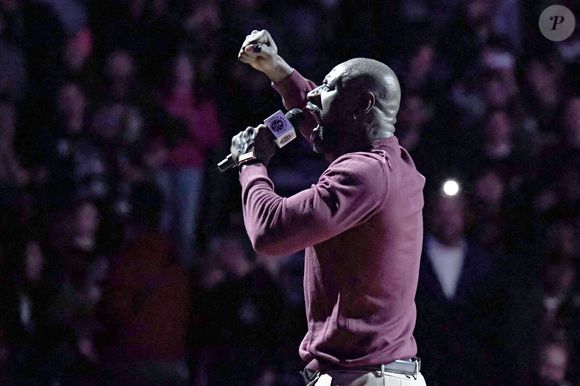 En parallèle, il est devenu co-propriétaire du club Paris Basketball, qui a remporté le championnat de France.

Omar Sy assiste au match du Paris Basketball, battu par le Žalgiris Kaunas (105 - 108), lors de la 15ème Journée de l'Euroleague à Paris, le 11 décembre 2025.

© Baptiste Autissier / PsnewZ / Bestimage