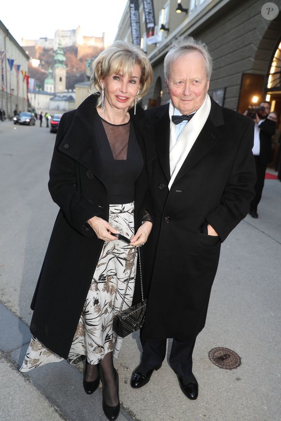 Wolfgang Porsche et Claudia Hübner - Arrivées à la première de l'opéra "Tosca" à Salzbourg. Le 24 mars 2018. Action Press / Bestimage