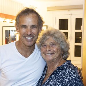 Exclusif - Paul Belmondo,  Jacqueline Franjou (Fondatrice et présidente du Festival de Ramatuelle) - La pièce "Papasss" au théâtre de Verdure lors du 41ème Festival de Ramatuelle le 11 août 2025.
© Cyril Bruneau / Bestimage