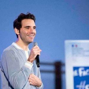 Des personnes de l'industrie voulaient acheter "50% de toutes [ses] éditions à perpétuité pour 45 000 pounds".

La chanteuse Mika lors d'un événement visant à sensibiliser au harcèlement scolaire au lycée Pierre Gille de Gennes à Paris, France le 7 novembre 2023 en présence de 200 élèves pour marquer leur mobilisation et celle de nombreuses personnalités contre ce fléau. Photo par Eliot Blondet/ABACAPRESS.COM