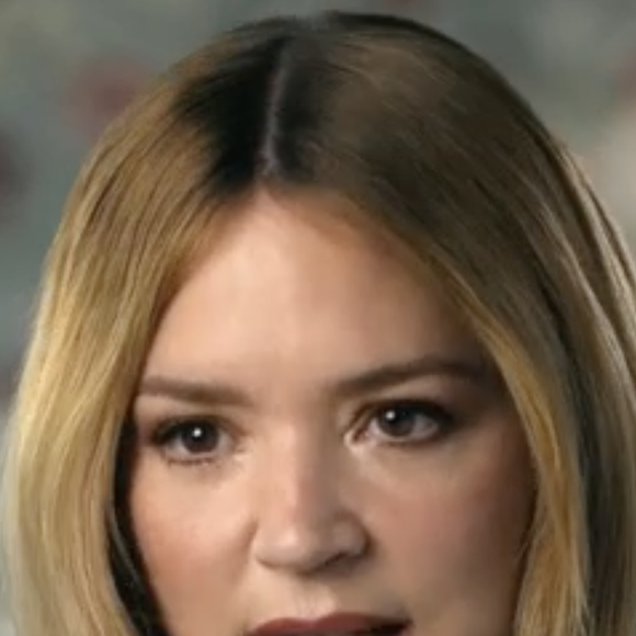 Comme elle l'a révélé à Audrey Crespo-Mara dans Sept à Huit le 10 mai 2026, l'ex présentatrice a toujours rêvé d'être une star.

Virginie Efira dans Sept à huit sur TF1 le 10 mai 2026
