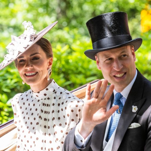 Le top départ du Royal Ascot est lancé !

Le prince William et Kate Middleton lors du Royal Ascot à l'hippodrome d'Ascot dans le Berkshire, Royaume Uni.

Photo : Backgrid UK / Bestimage