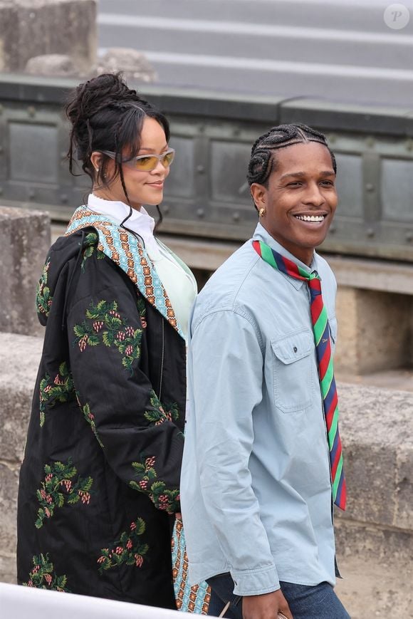 Asap Rocky et sa compagne Rihanna, enceinte de son troisième enfant - Arrivées au défilé DIOR de la mode homme Printemps/Été 2026 dans le cadre de la Fashion Week de Paris à l'Hôtel National des Invalides, Place Vauban, à Paris, France, le 27 juin 2025. © Backgrid/Bestimage