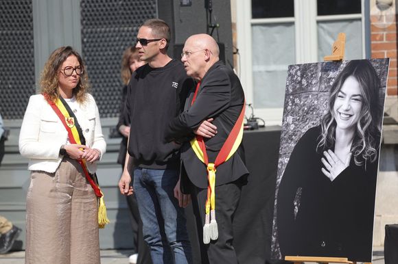 Zoé Delhaye, bourgmestre de Chièvres - 300 personnes réunies pour rendre hommage à Emilie Dequenne dans sa ville de Chièvres (Belgique), le 9 avril 2025, quelques semaines après son décès prématuré, survenu le 16 mars 2025. © Photonews / Bestimage