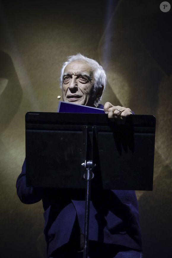 Les organisateurs saluent une décision prise "dans un esprit de responsabilité et d’attachement à l’événement". 

Gérard Darmon à la soirée hommage "7 octobre - 2 ans après" en mémoire des victimes du 7 octobre et en soutien aux otages du Hamas à la salle Pleyel à Paris le 5 octobre 2025.
© Jack Tribeca / Bestimage