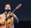 La mère de l'artiste de 29 ans est touchée par l'illettrisme.

Kendji Girac - Les artistes sur la scène du V and B Fest' à Château-Gontier sur Mayenne le 21 août 2025. © Alexandre Fumeron / Afterdepth / Bestimage
